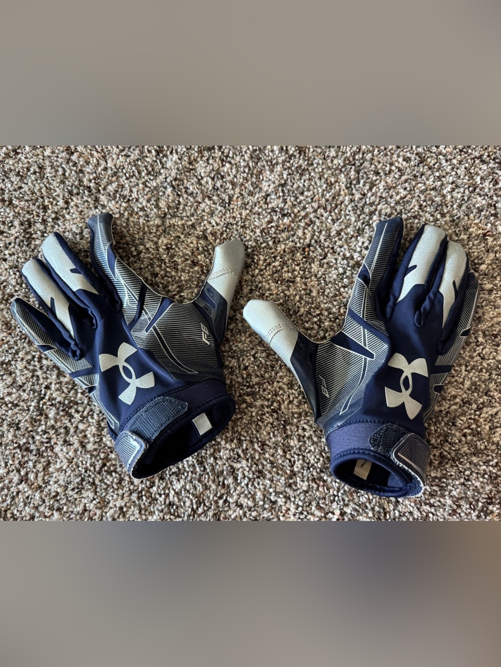Under Armour Youth Football Gloves